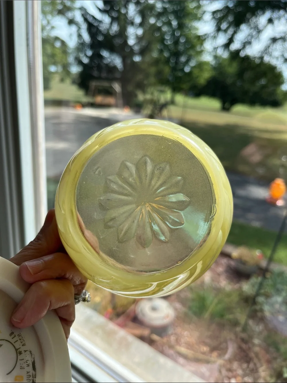 Vtg MCM Sue Bee Honey Creme Swirl Glass Bowl w/Plastic Lid Pale Yellow